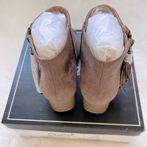 Perforated Tassel Zip Open Peep Toe Booties - Picture 8 of 10